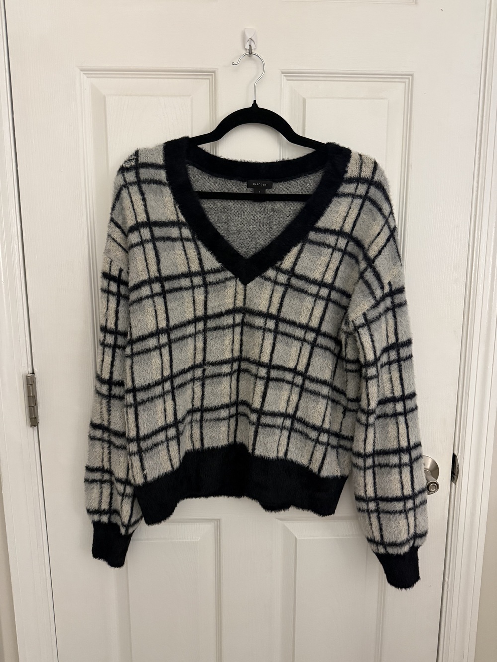 Halogen Gray Black Plaid V-Neck Sweater Size S
